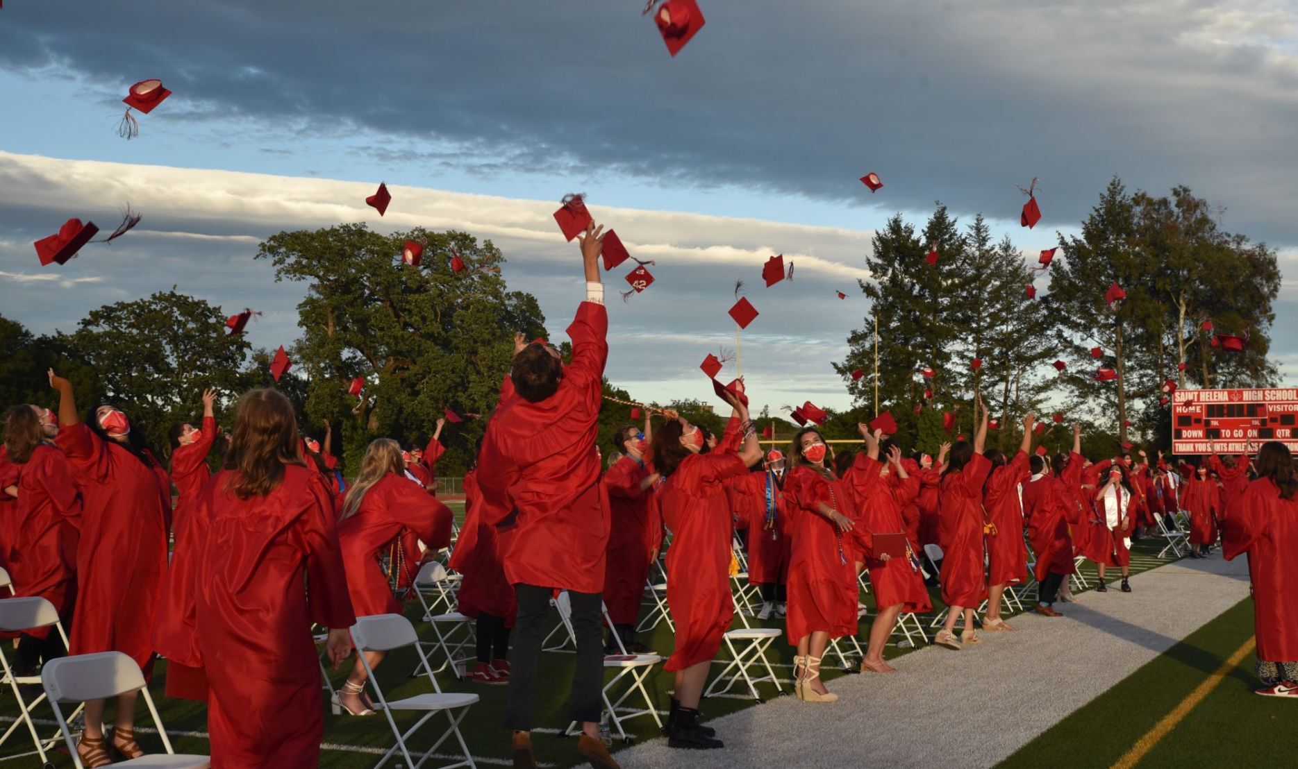 Class of 2021 throws caps
